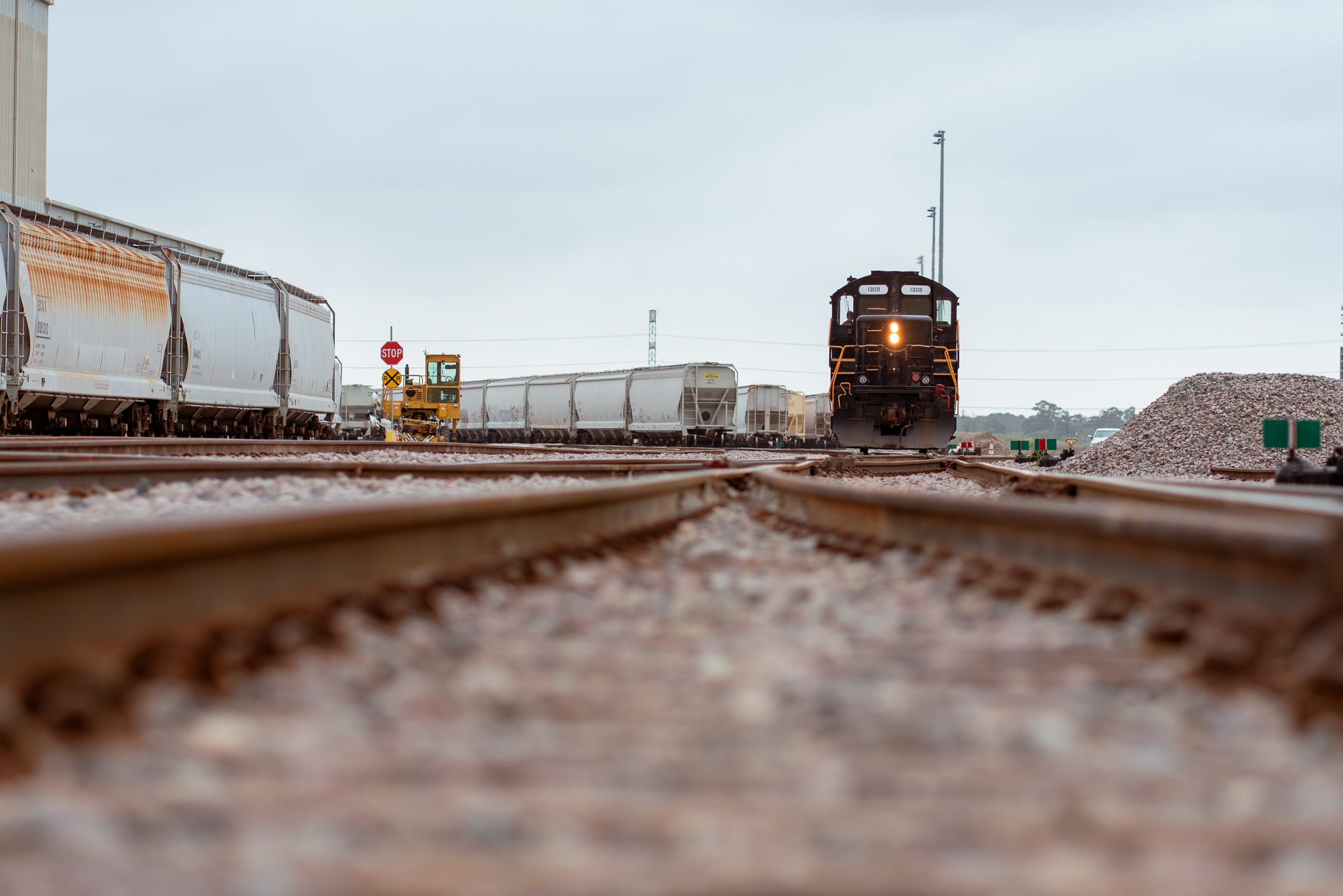 Photo of railcars and locomotive at Katoen Natie's petrochemical facility